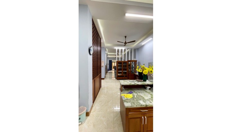 Mặt tiền đường 270 Cao Lỗ 8x27 186m2 5 tầng đúc chỉ 29 tỷ